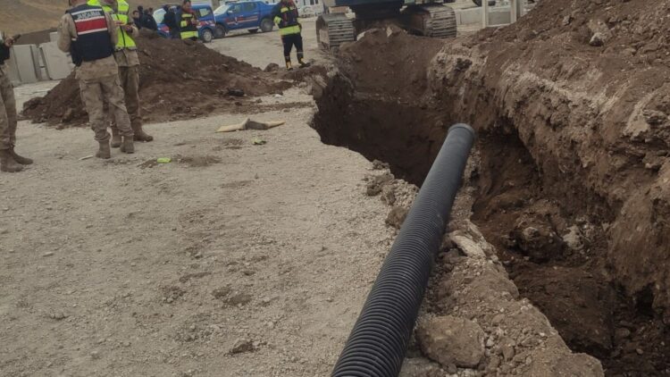 Altyapı çalışması sırasında göçük; 1 ölü
