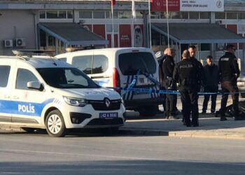 Kaldırımda ölü bulundu