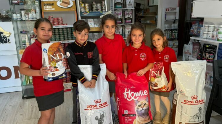 İlkokul öğrencileri hayvan sevgisini iyiliğe dönüştürdü