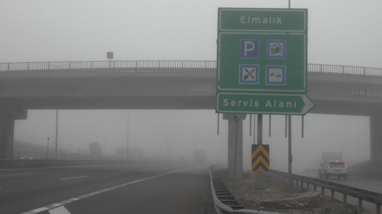 Bolu Dağı geçişinde sis etkili oldu