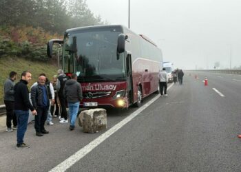Otoyolda zincirleme kaza: 2 yaralı