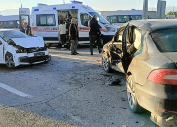Malatya'da otomobiller çarpıştı; 1'i ağır, 6 yaralı