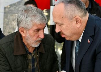 Emniyet Genel Müdürü Fidan, şehit polis memurunun ailesini ziyaret etti