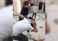 Şanlıurfa’da metruk evde 1 kişi, 4 kişiyi darbetti: O anlar kamerada