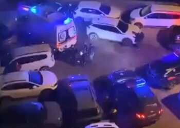 Zeytinburnu'nda polise ateş açan şüpheli, bacağından vurularak yaralı ele geçirildi
