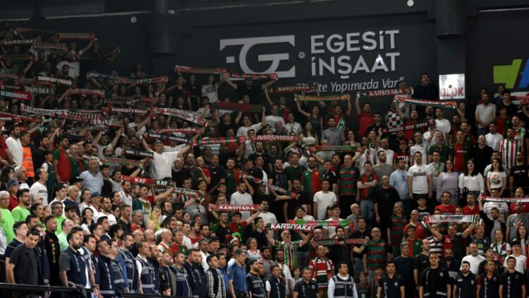 Karşıyaka'da Fenerbahçe maçı biletlerine büyük ilgi