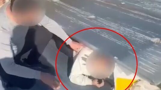 Aranan hükümlü çatı arasında yakalandı