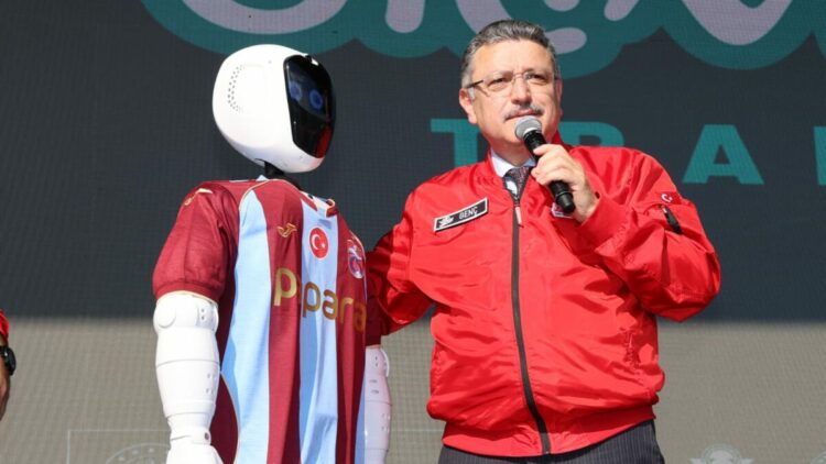 BilimFest Trabzon'da açılışı yapay zeka robot yaptı
