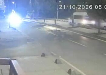Arnavutköy'de 9 kişinin yaralandığı servis minibüsü kazasının görüntüleri ortaya çıktı