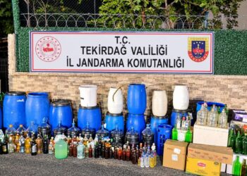 Evinde 1 ton 120 litre sahte şarap ele geçirilen şüpheli gözaltına alındı