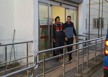 Çukurova Belediyesi'ne yönelik operasyonda gözaltına alınan 49 şüpheliden 34'ü tutuklandı
