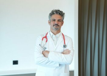 'Sigara maruziyeti çocuklarda solunum yolu enfeksiyonlarına yol açabiliyor'