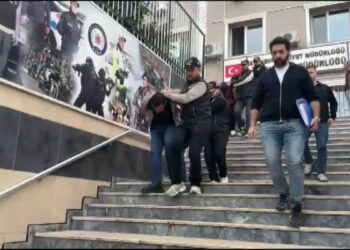 İkinci el otomobilleri sahte ekspertiz raporuyla satan çete adliyeye sevk edildi