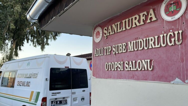 Başını ağaca çarpıp traktörden düşen çiftçi öldü