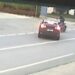 Motosiklet ile otomobilin çarpıştığı kaza kamerada