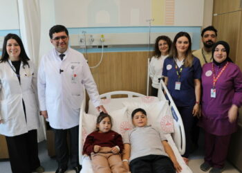 Gaziantep’te iki kardeşin kalbindeki delik aynı gün kapatıldı