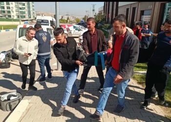 Otomobilin çarptığı motosikletin sürücüsü ağır yaralandı