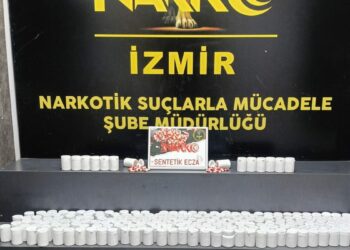 İzmir’de toprağa gömülü 17 bin 528 sentetik ecza ele geçirildi 2 gözaltı
