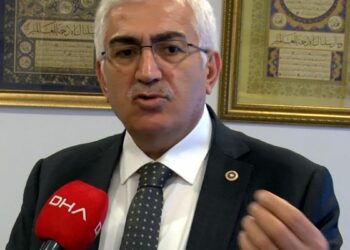 AK Parti'li Öz'den şiddetin önlenmesine yönelik okullarda felsefe dersi önerisi