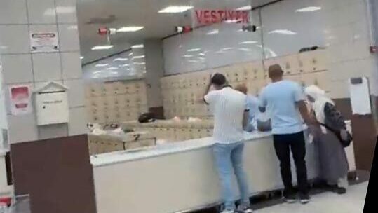 Markete girişte çantaya el koyma uygulamasına belediye tebligatıyla son verildi