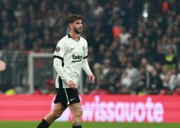 Beşiktaş’ta Ümit Akdağ’ın sağ eline kırık tespit edildi
