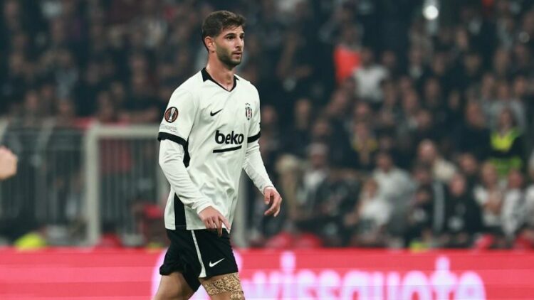 Beşiktaş’ta Ümit Akdağ’ın sağ eline kırık tespit edildi