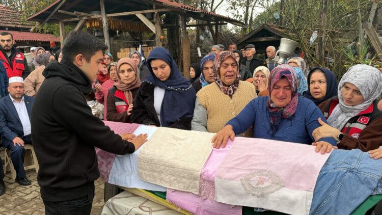 Maden ocağındaki grizu patlamasında ölen 2 işçi toprağa verildi