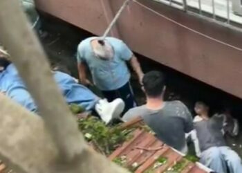 Küçükçekmece'de eve kilitlenen 2 genç kız, sarkıttıkları çarşafla kaçarken 3'üncü kattan düştü