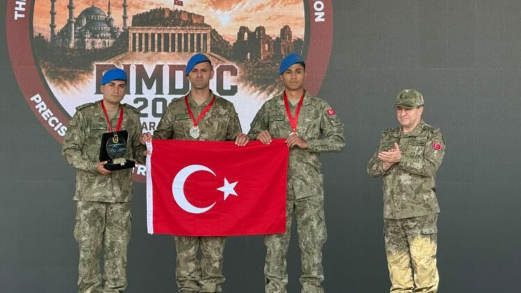 Kara Kuvvetleri'nin 'Askeri Dron Yarışması'nda Türkiye şampiyon oldu