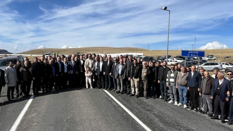 Artvin sınırında Sahara Geçidi'ne tünel yapılmasını istediler
