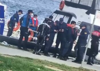 Fatih'te denizde erkek cesedi bulundu