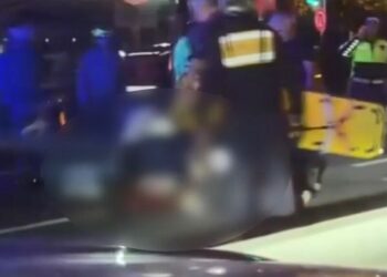 Bakırköy'de otomobile çarpan motosikletin sürücüsü öldü