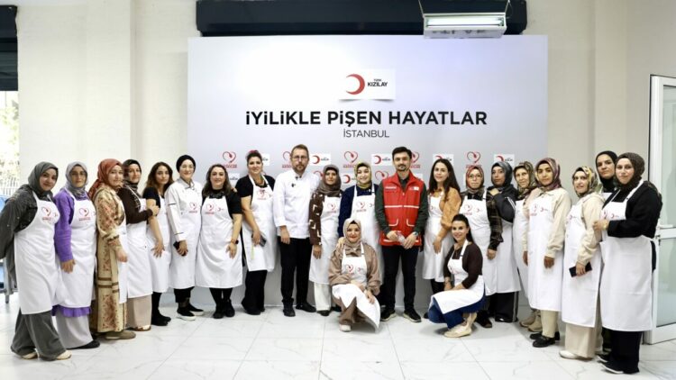 Türk Kızılay Diyarbakırlı kadınları ünlü şeflerle buluşturdu