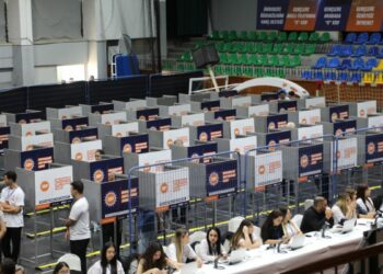 KKTC Sağlık Bakanı Dinçyürek görevinden istifa edeceğini açıkladı