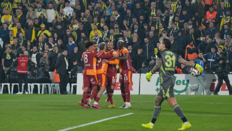 Ezeli rekabette 407'nci perde: Okan Buruk'lu Galatasaray, Fenerbahçe'yi ağırlıyor