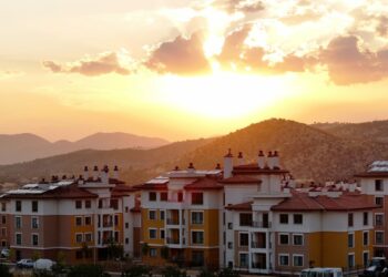 Deprem bölgesinde tamamlanan yeniden inşa çalışmaları ABD basınının gündeminde