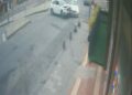 Arnavutköy'de 2 otomobilin çarpıştığı kaza kamerada