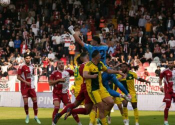Batman Petrolspor-Turka Esenler Erokspor: 3-2