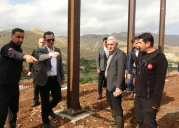 Bitlis’te çığ riskine karşı 1270 metrelik kar perdesi yapılacak