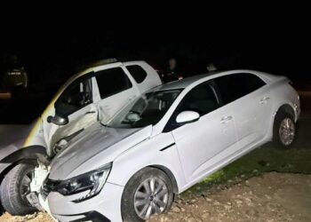 Mardin'de iki otomobil çarpıştı: 6 yaralı