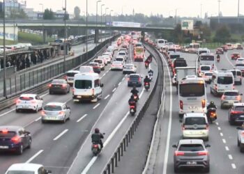 Haftanın ilk iş gününde trafik yoğunluğu - 1