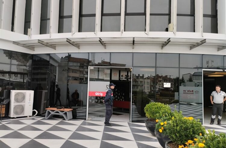 Bolu Belediyesi'ne operasyon 4 gözaltı