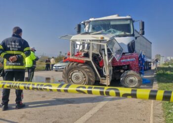 Askeri malzeme taşıyan TIR'la traktör çarpıştı: 1 ölü, 1 yaralı