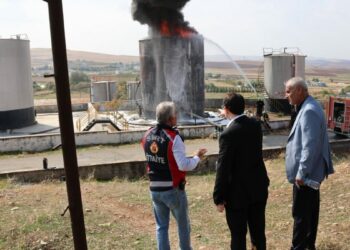 Siirt’teki petrol kampında çıkan yangın söndürüldü
