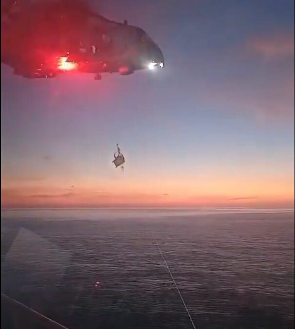Cezayir açıklarında yaralanan Türk denizci helikopterle tahliye edildi