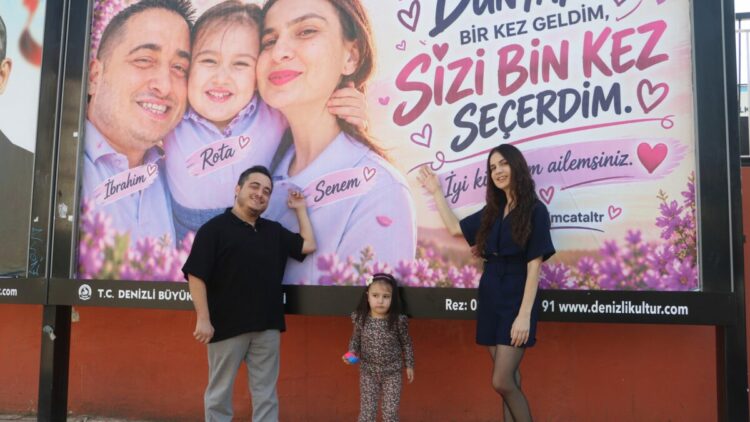 Engelleri sevgisiyle aştı: Eşine ve kızına sevgisini billboardlara taşıdı