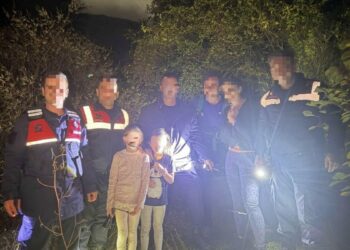 Ormanda kaybolan Alman aileyi jandarma buldu