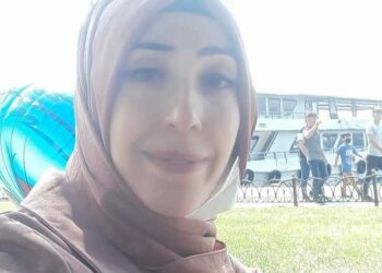 Gaziosmanpaşa’da çocuklarını kurtardı, minibüsün altında kalıp öldü