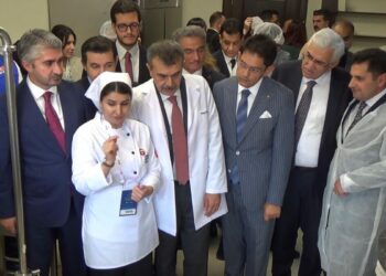 Bakan Tekin, Erzurum’da gastronomi lisesinin açılışına katıldı