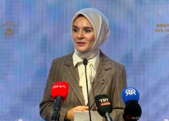 Bakan Göktaş: Ülkemizde 9 bin 327 koruyucu ailemizin yanında 11 bin 072 çocuğumuz büyüyor